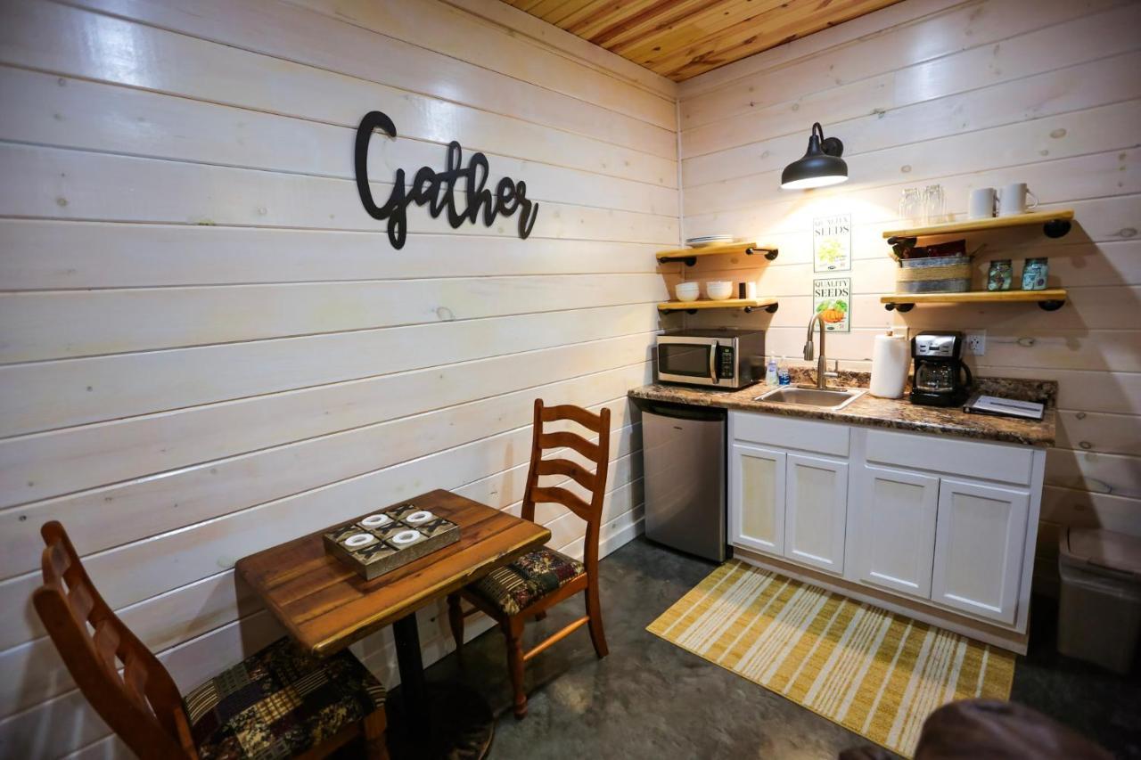 Knotty Squirrel Cabins เมาน์เทนวิว ภายนอก รูปภาพ