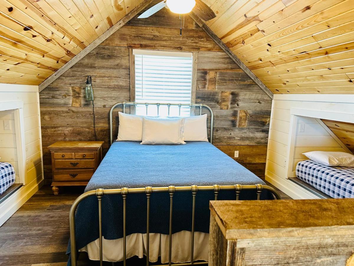 Knotty Squirrel Cabins เมาน์เทนวิว ภายนอก รูปภาพ