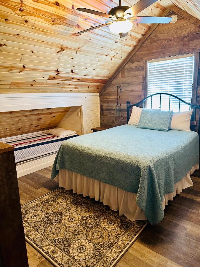 Knotty Squirrel Cabins เมาน์เทนวิว ภายนอก รูปภาพ